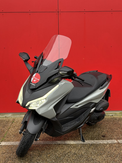 HONDA FORZA 125 - NSS125 - ST MAXIMIN HONDA FORZA 125 - NSS125 - ST MAXIMIN