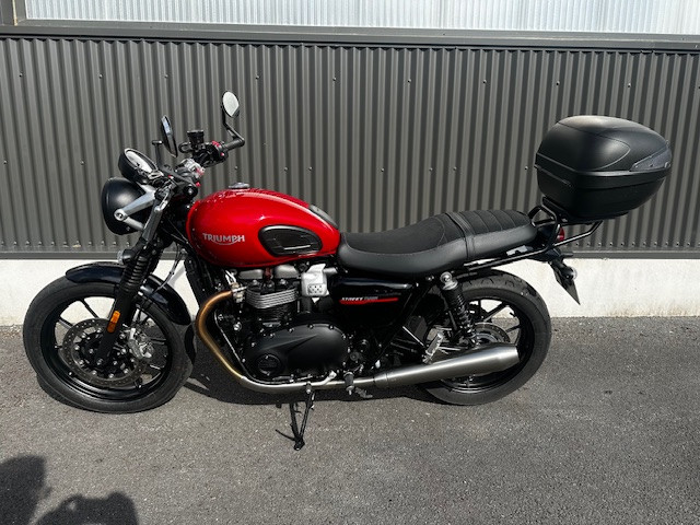 TRIUMPH STREET TWIN 900 - ST MAXIMIN