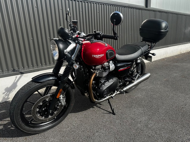 TRIUMPH STREET TWIN 900 - ST MAXIMIN