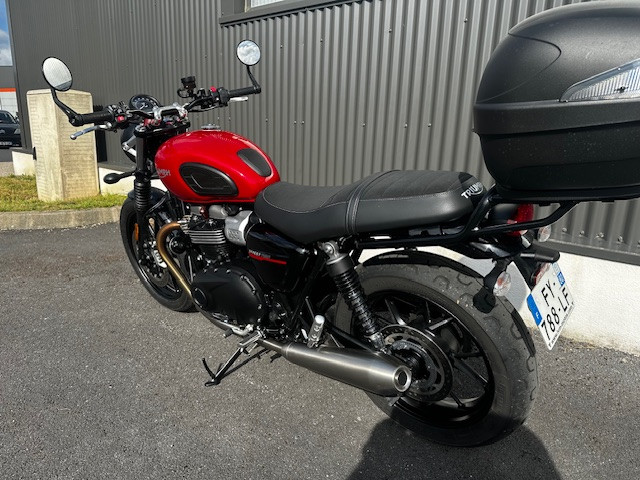 TRIUMPH STREET TWIN 900 - ST MAXIMIN
