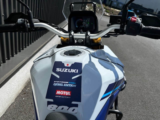 SUZUKI VSTROM DE 800 DJEBEL EDITION - ST MAXIMIN