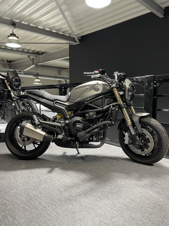 Benelli Leoncino 800 - ST MAXIMIN