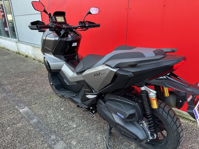 HONDA ADV 350 - ST MAXIMIN