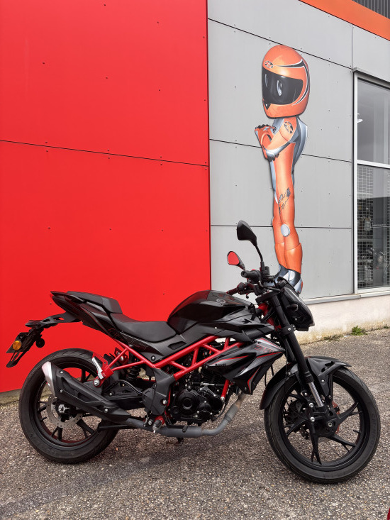 BENELLI BN 125 - ST MAXIMIN